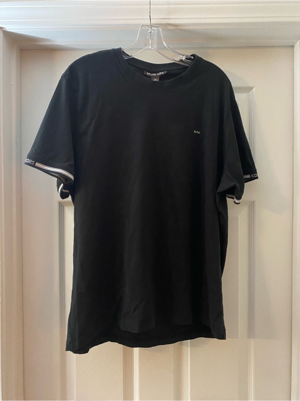 Michael Kors Menās Black Logo Crewneck T-Shirt. Short Sleeve Black. Logo. XL.